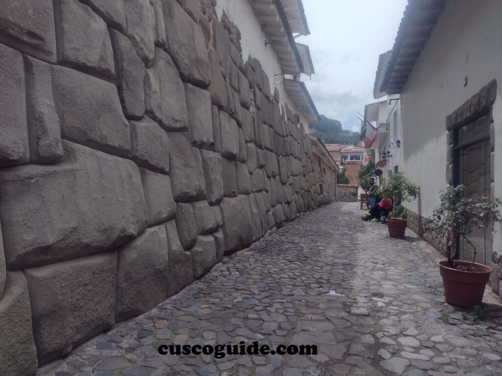 Palacio de Inca Roca.